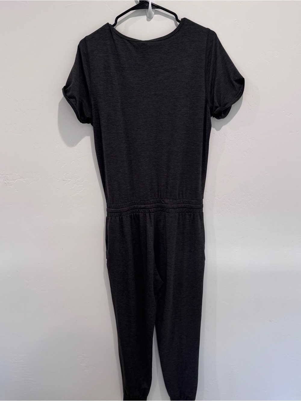 Vuori Short sleeve All Day Jumpsuit Size Medium - Picture 9 of 9